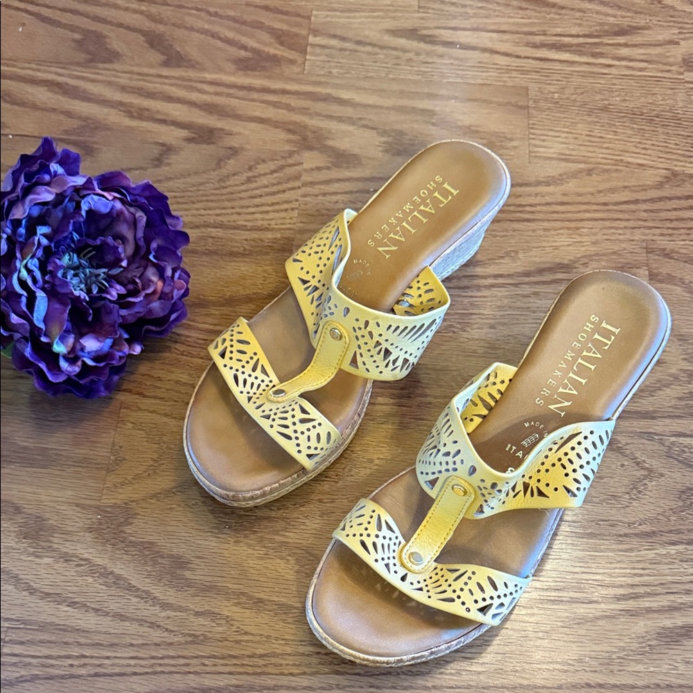 Italian Shoemakers Yellow Cutout Sandals Size 8